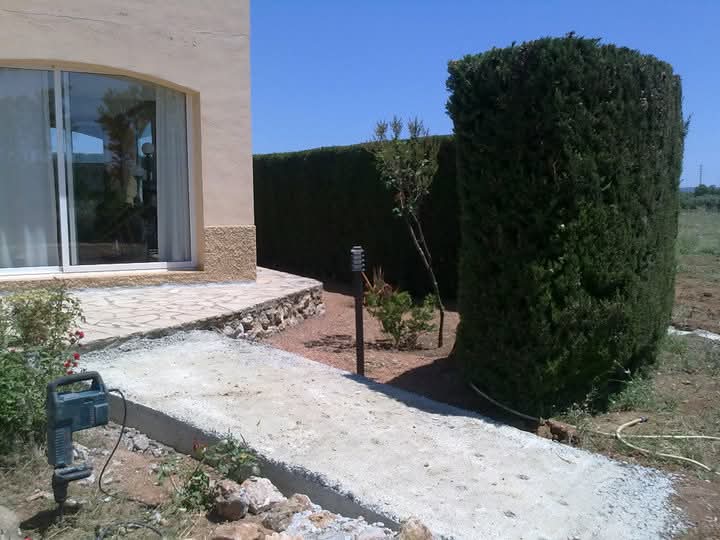 Acceso de hormigón desde la casa