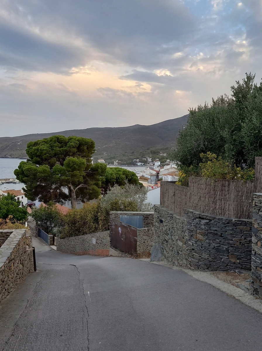 Vista de Cadaqués al finalizar la jornada